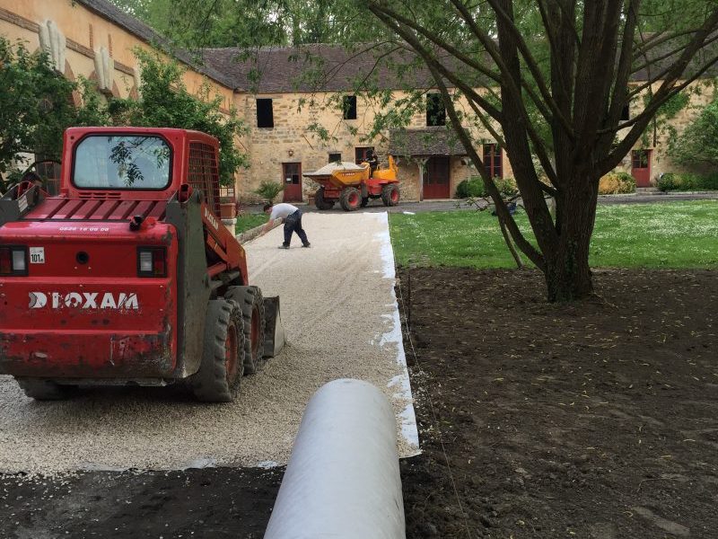 Engin de chantier rouge